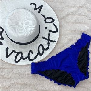 NWT Victoria’s Secret Ruffle Cheeky Bikini Bottom